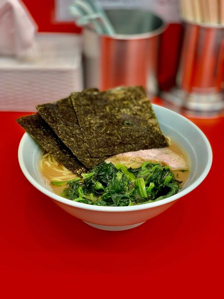 「ラーメン並　ホウレン草増し」@横浜ラーメン 武蔵家 板橋店の写真