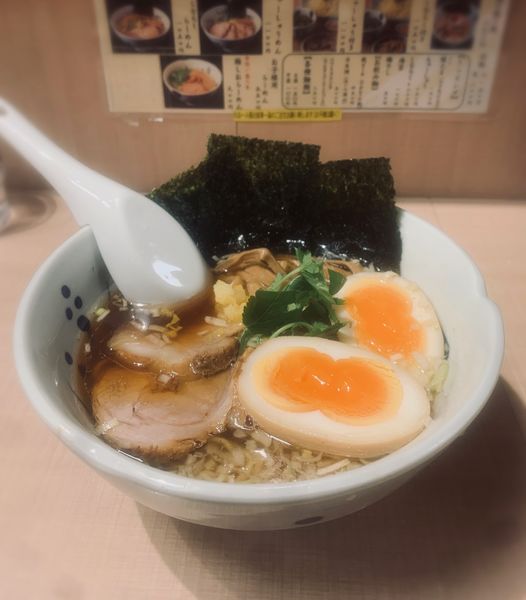 「特製らーめん（醤油・麺固め￥1200）」@与ろゐ屋の写真