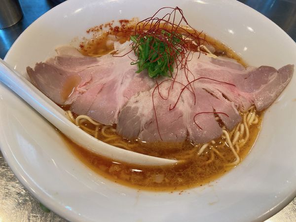 「【限定3】スパイシー悶絶背脂ニンニク生姜蕎麦＋さんじ玉SP」@さんじの写真