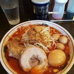 シークワサーちょい辛ラーメン並　煮卵、野菜少な目