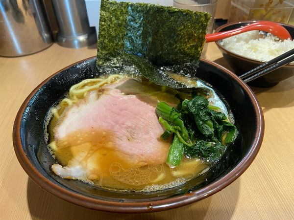 「ラーメン 850円 ライス100円」@輝道家直系 皇綱家の写真