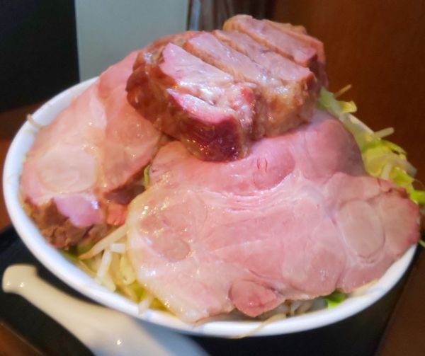 「野菜半チャーシューメン」@ラーメンあやの写真