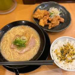 カラアゲランチこってり（とんこつ）