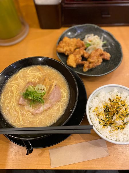 「カラアゲランチこってり（とんこつ）」@極旨醤油らーめん 一刻魁堂 サンステーション福山店の写真