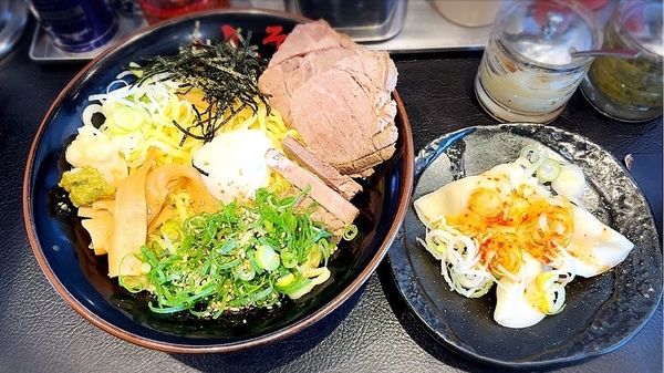 「油そば並盛 スペシャルトッピングB＋特製水餃子」@東京油組総本店 八王子組の写真
