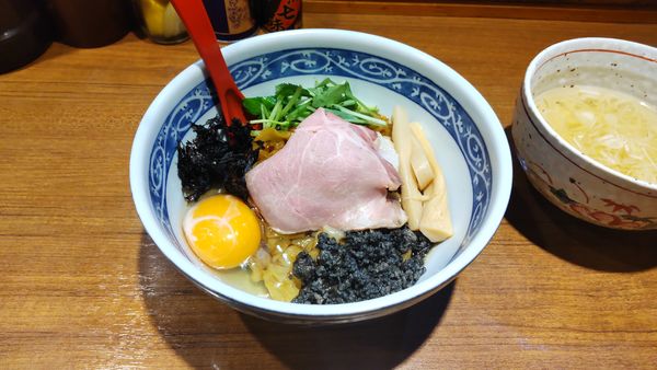 「ニボ玉ブラック」@寿製麺よしかわ 川越店の写真
