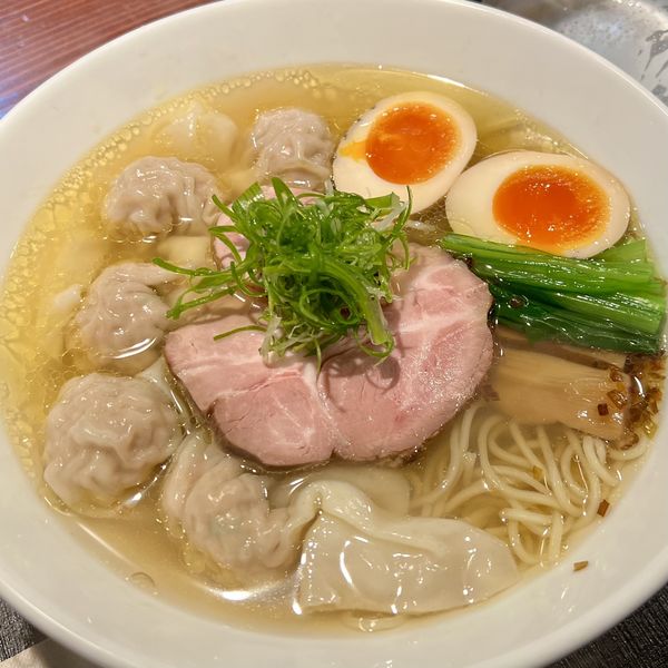 「わんたん麺 塩味＋ビール小瓶＋【限定】地鶏のスタミナ肝しぐれ」@らーめん 鉢ノ葦葉の写真