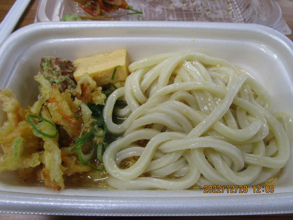 「天ぷらうどんテイクアウト 690円」@丸亀製麺 足立店の写真