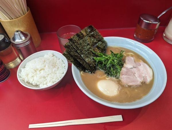 「味玉ラーメン」@横浜ラーメン 武蔵家 大井町店の写真