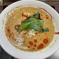 チーズ担々麺 ¥900