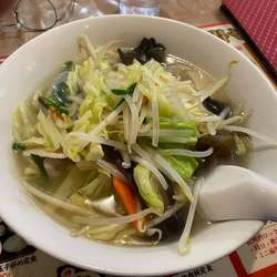 野菜たっぷりタンメン715円
