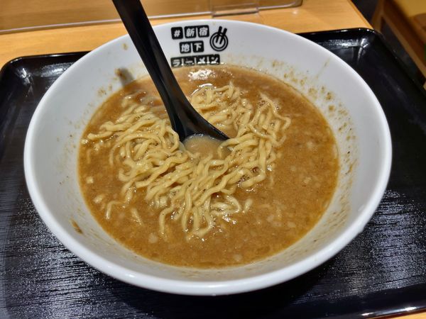 「らーめん 小僧　禁断素らーめん」@#新宿地下ラーメンの写真