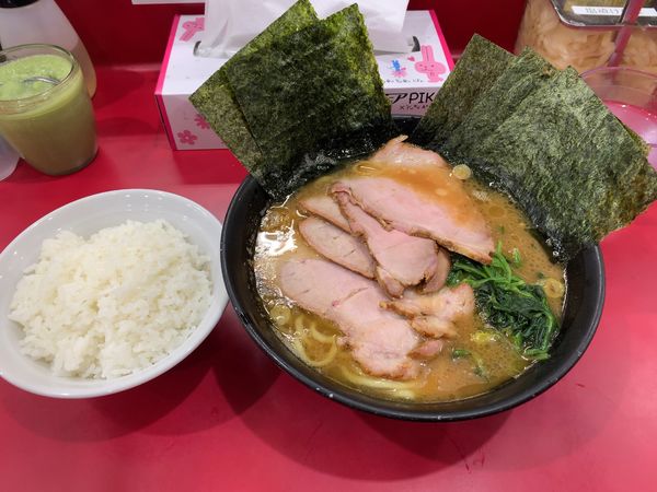 「チャーシューメン並＋ライス」@杉田家 千葉祐光店の写真