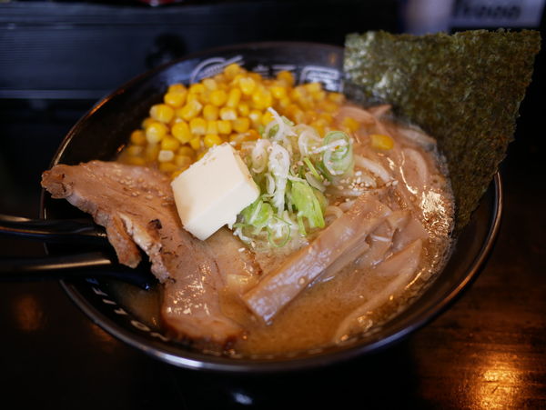 「味噌バターコーンらーめん 麺硬め」@麺屋 白鬚の写真