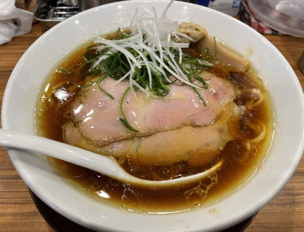 「青森シャモロックと千葉ホンビノス貝の中華そば」@中華そば ココカラサキゑの写真