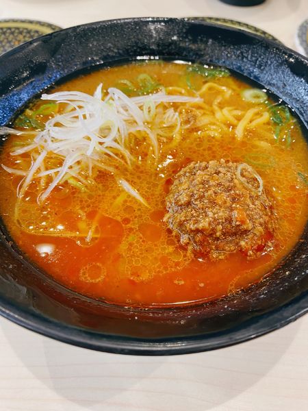 「辛味噌坦々麺」@はま寿司 太田浜町店の写真