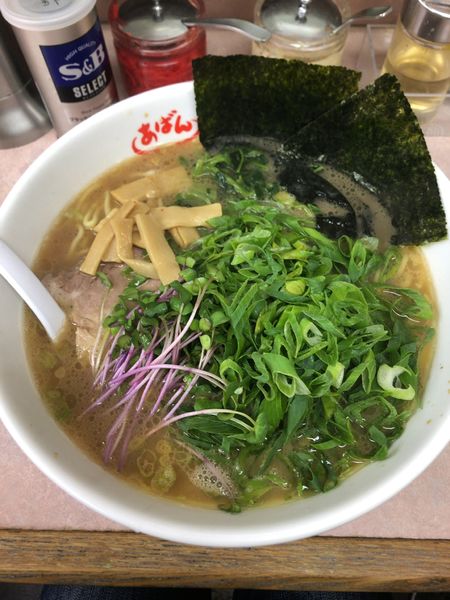 「青ネギラーメン(大盛り)」@横浜ラーメン あばん 上尾西口駅前店の写真