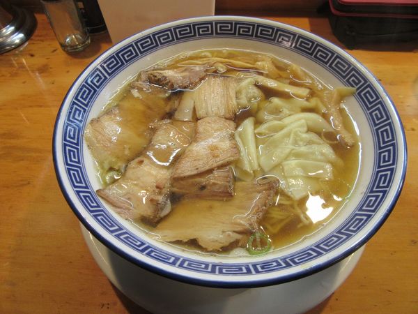 「わんたんめん（９６０円）＋チャーシュー２００円」@支那そば へいきち 二代目の写真