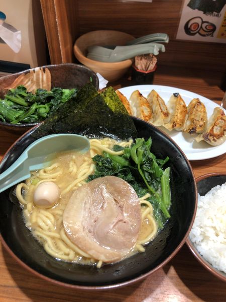 「ラーメン」@横浜家系ラーメン 壱角家 新宿5丁目店の写真