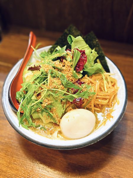 「塩らーめん大盛トリュフオイルかけ＋具だくさん」@『   』（無銘）の写真