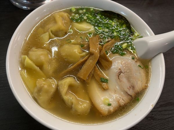 「雲呑麺1100円　醬蛋（味玉）100円」@支那そば屋 こうやの写真