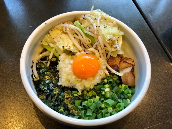 「塩だれまぜそば」@てっぺん 野並北分店の写真