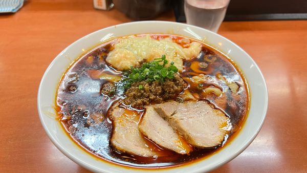 「えびワンタンメン辛口　大盛り　生姜丼」@日陰の写真