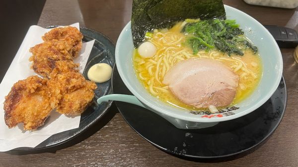 「ラーメン唐揚げセット」@町田商店 戸塚原宿店の写真