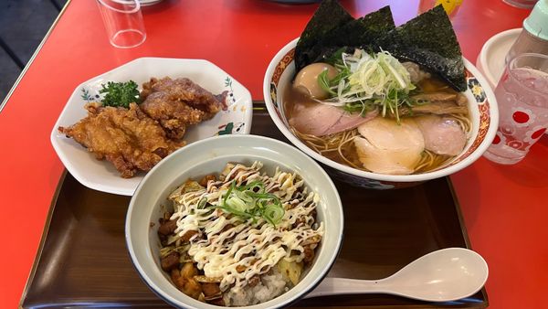 「特製中華そば　唐揚げ　肉マヨ丼」@麺や食堂 本店の写真