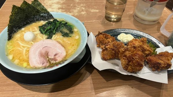 「ラーメン唐揚げセット」@町田商店 仲町台店の写真
