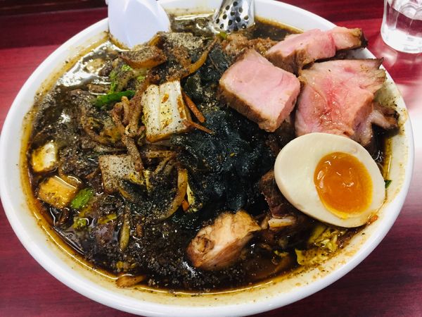 「【限定】特製すず喜ブラック【1090円】」@鶏こく中華 すず喜の写真