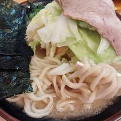 ラーメン(並)(ふつう)(800)＋キャベツ(100)