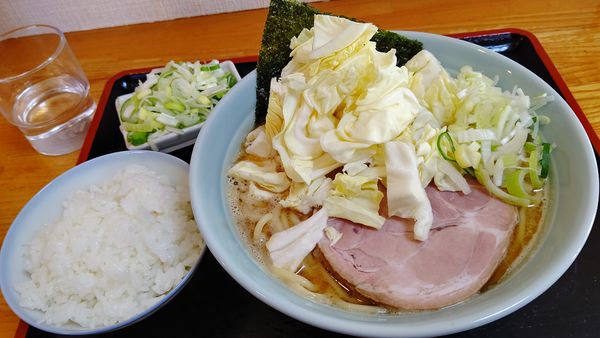 「豚骨醤油らーめん７５０円ねぎ５０円&ライス１００円」@ラーメン また旅の写真