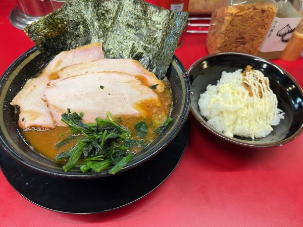 「チャーシューメン（3枚）半ライス」@IEKEI_TOKYO 王道家直系の写真