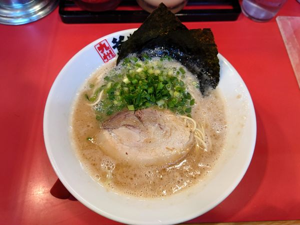 「豚骨ラーメン￥730＋ライスサービス」@がっとん 日吉店の写真