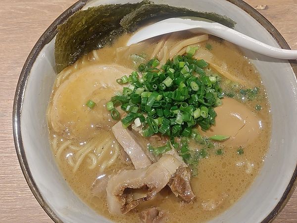 「得製らーめん」@風雲児 東京ラーメン横丁店の写真