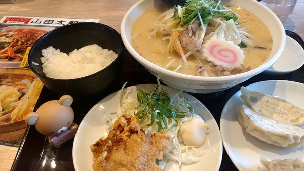 「濃厚タンメン（800円税込）+Wセット小ライス付き」@埼玉タンメン 山田太郎 熊谷原島店の写真