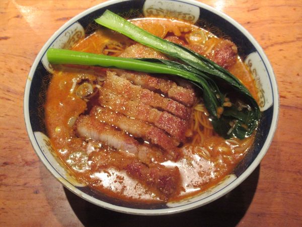 「排骨担々麺（1,100円）」@支那麺 はしご 銀座本店の写真