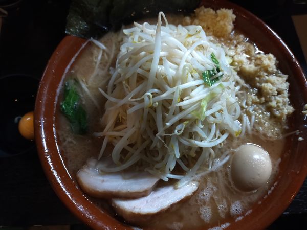 「小ラーメン1000円(大150円)+生卵50円+生姜50円」@豚星。の写真