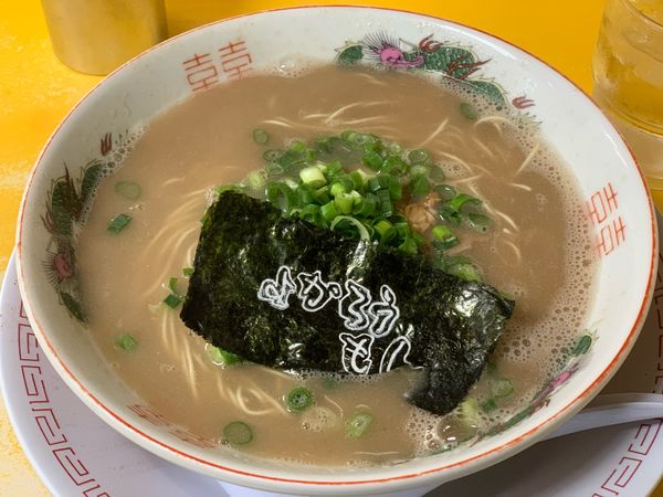 「ラーメン（かため）」@よかろうもんの写真