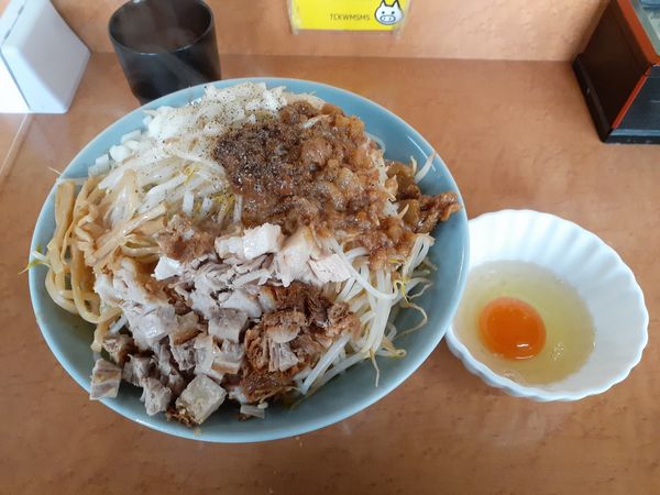 「汁なし、中」@立川マシマシ ロイヤルスープの写真