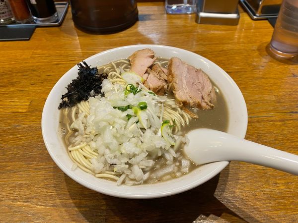 「濃厚煮干しそば　玉葱増し　大」@中村屋総本山の写真