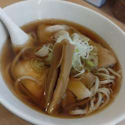 あっさり煮干そば 太麺　700円