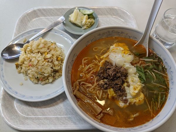 「担々麺・半チャーハンセット」@ゆたか食堂の写真