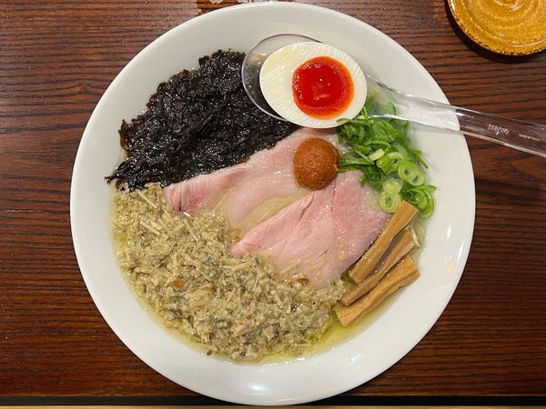 「牡蠣塩(蕎麦粉入り中華麺)」@むかんの写真