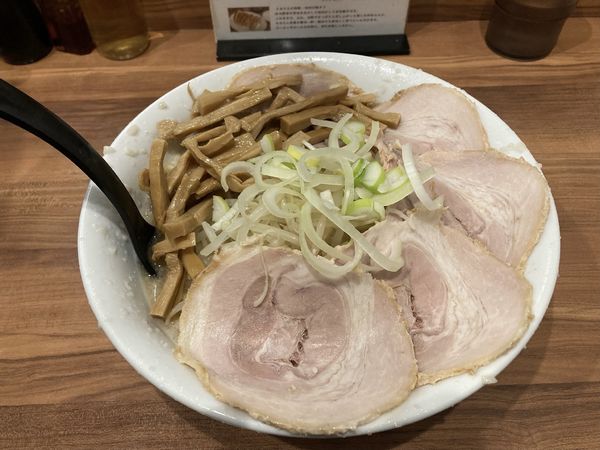 「チャーシュー麺＋麺大盛り＋メンマ」@こってりらーめん なりたけ 池袋店の写真