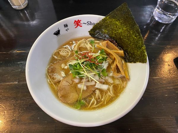 「煮干しらーめん　肉丼」@麺や 笑 ～Sho～の写真