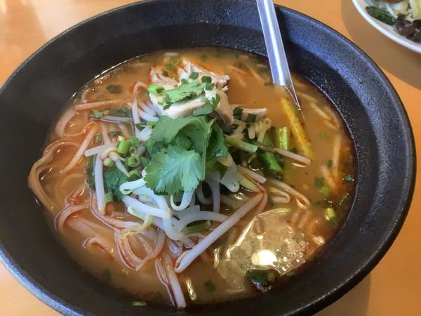 「トムヤムラーメン　980円」@リムロスタイの写真