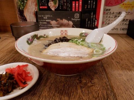 「十割ラーメン」@ぎょらん亭 西早稲田店の写真
