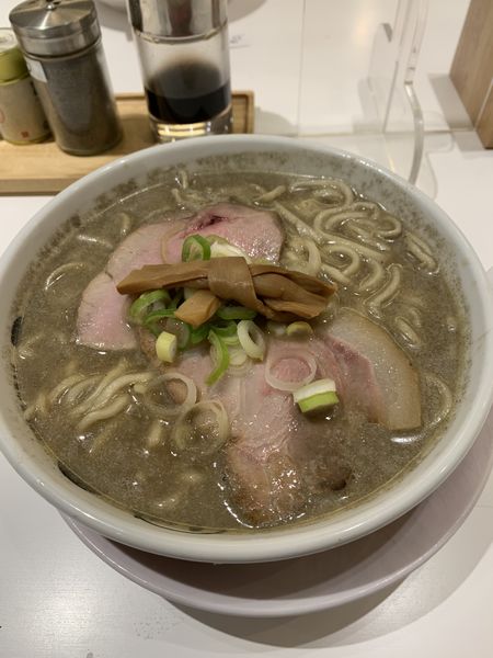 「濃口煮干そば」@中華そば ひらこ屋 東京ラーメンストリート店の写真